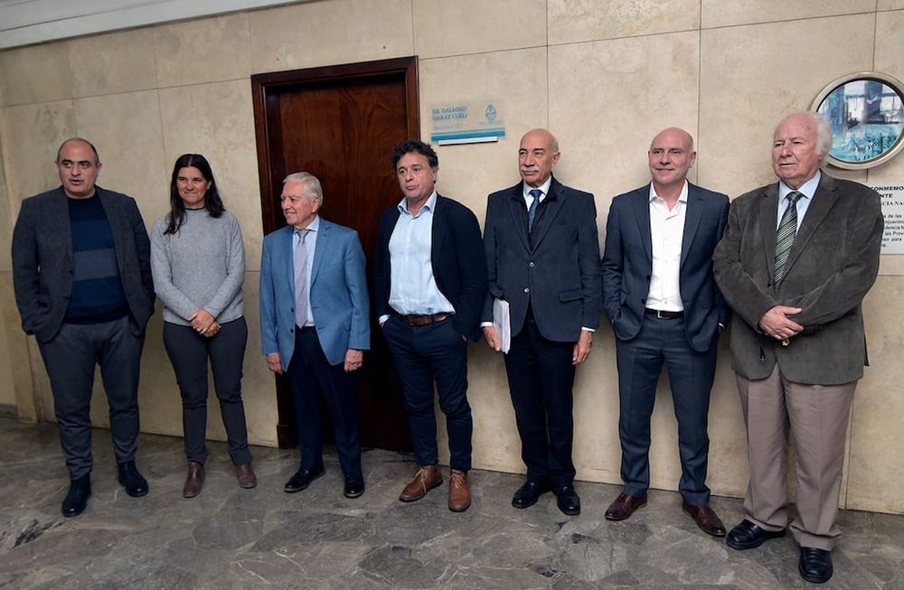 Los jueces de Suprema Corte de Justicia de  Mendoza, Mario Adaro, Teresa Day, Julio Gómez, Omar Palermo, José Valerio, Dalmiro Garay y  Pedro Llorente. Los siete deberán entender en la acción declarativa de certeza que presentará el Gobierno.Foto: Orlando Pelichotti