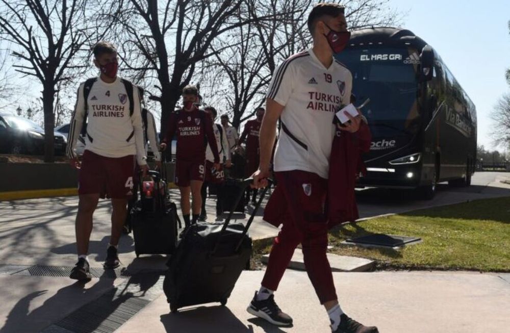 Preocupación en River: el entrenador de arqueros dio positivo de coronavirus y suspendieron las prácticas
