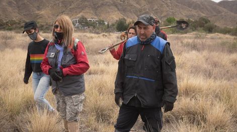 Los Andes | Marcos Herrero, trabajando en la foto en el caso Abigail Carniel (Foto Ignacio Blanco / Los Andes)