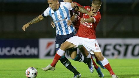 Racing de Avellaneda sumó un punto en el final del partido. / Gentileza.