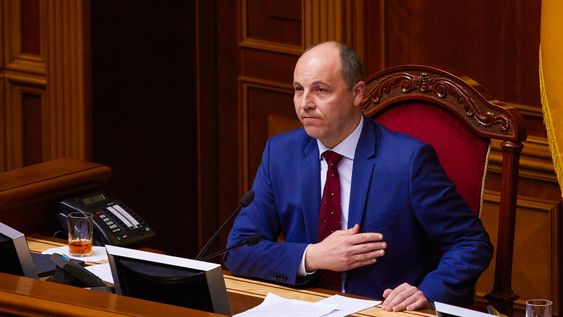 Asesinan a un expresidente del Parlamento en Ucrania