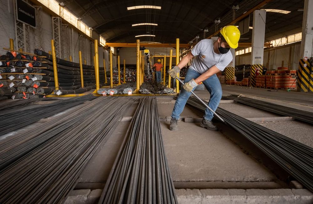 En los corralones de la provincia hay materiales que escasean y otros que aumentan de valor casi cada semana.Foto: Ignacio Blanco / Los Andes