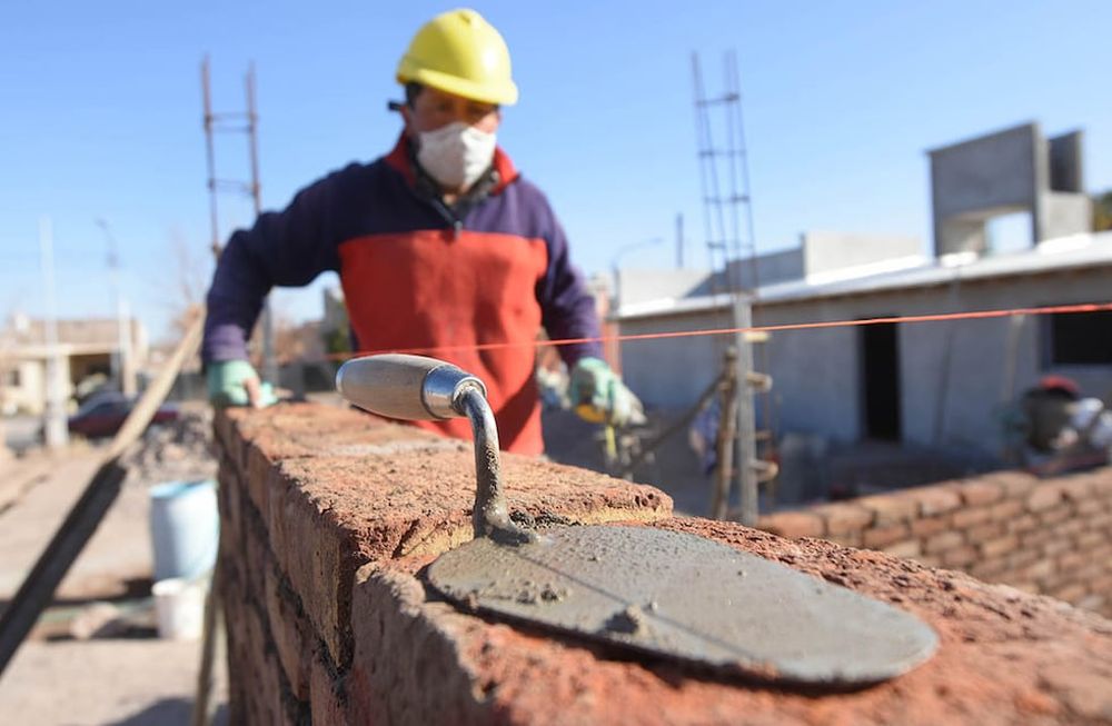 En los últimos cuatro años el costo de la construcción ha subido por encima de los salarios. Foto: José Gutiérrez / Los Andes