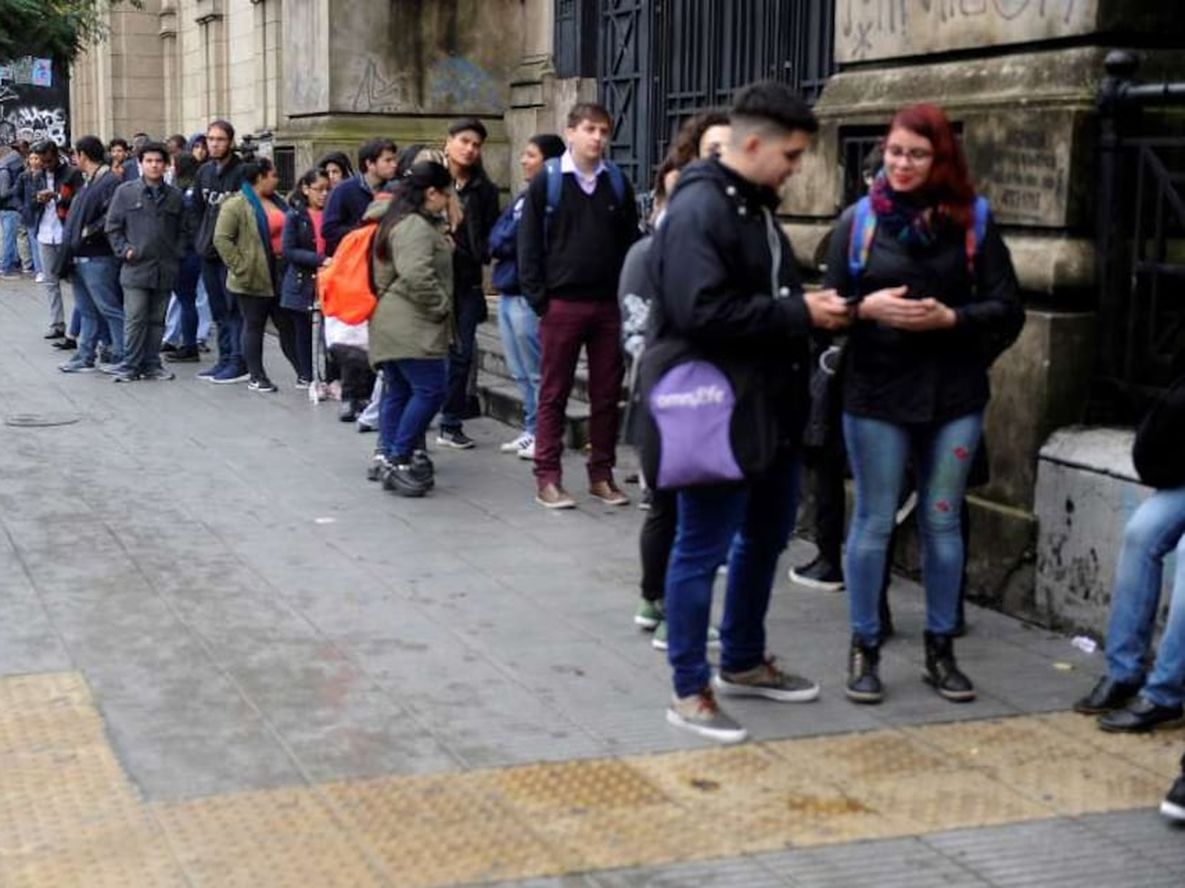 Aumentó el salario mínimo, ¿cuánto cobran ahora quienes se quedan sin trabajo?