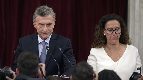 De la cleptocracia a la ineptocracia - Por J. Peter Meuli