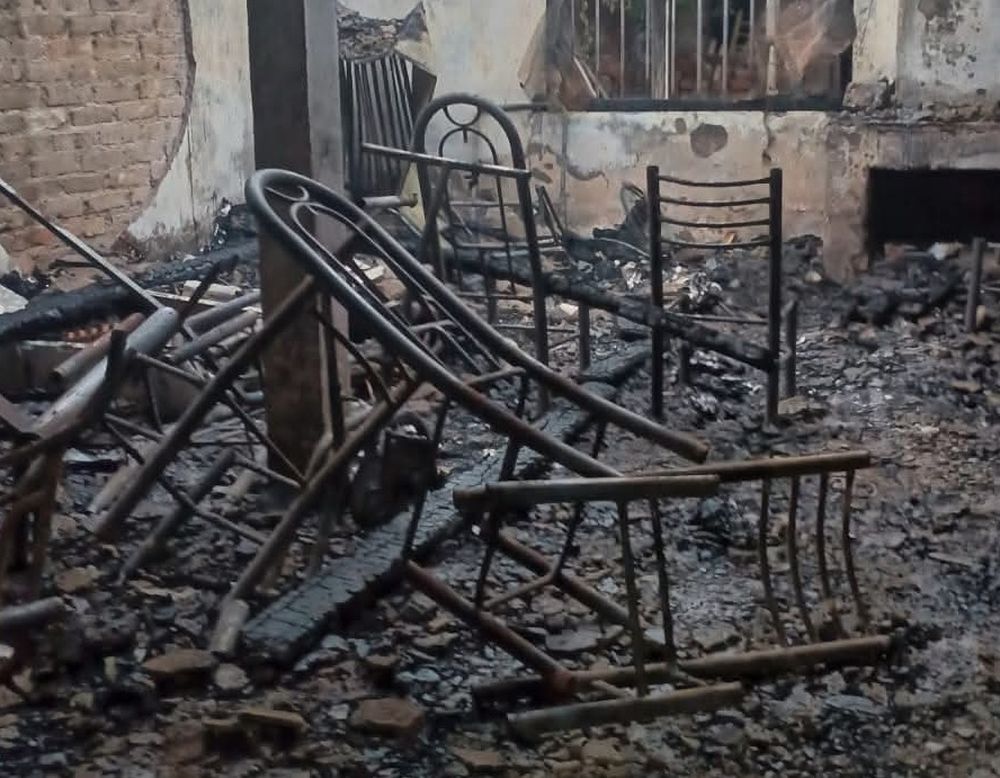 Murieron dos personas por inhalación de monóxido en medio del feroz incendio de su casa