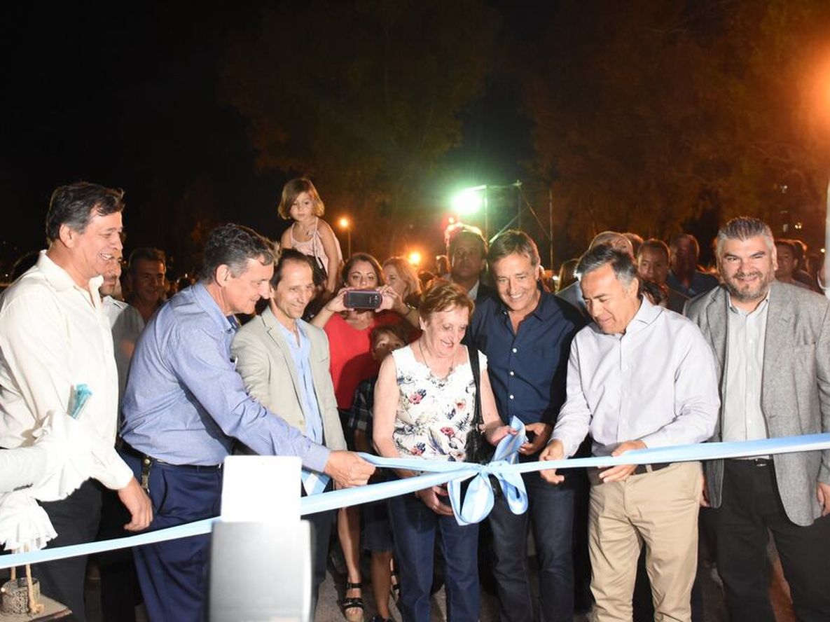 La Ciudad inauguró el Paseo Antonio Di Benedetto