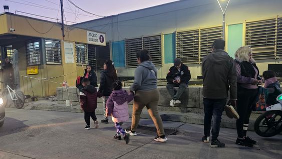 Ingreso a la guardia del hospital Humberto Notti. | Foto: Ramiro Gomez / Los Andes