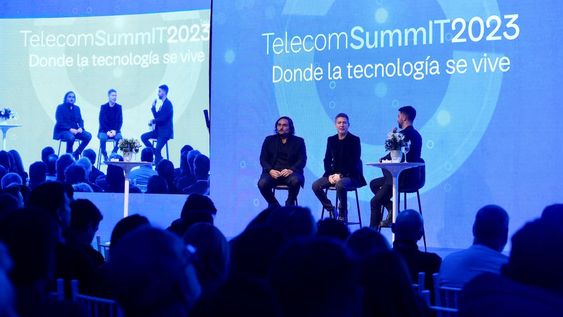 Panel sobre Tecnología y Entretenimiento con Adríán Suar y Martín Kweller.
