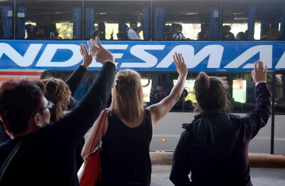 Vuelve a ser más conveniente viajar en colectivo que en avión