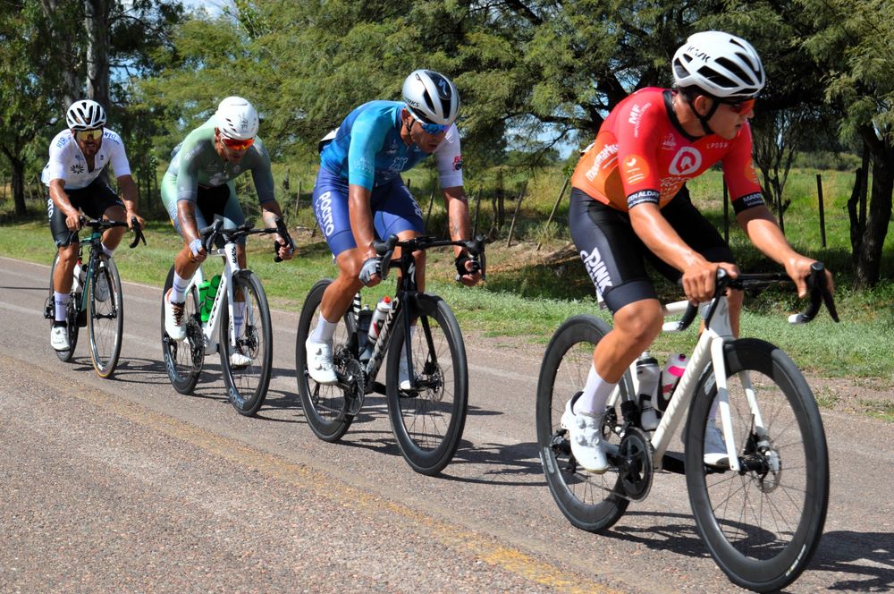 VUELTA DE MENDOZA. Gerardo Tivani gan&oacute; la cuarta etapa del giro mendocino.&nbsp; &nbsp;