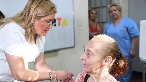 Mendoza comenzó hoy la vacunación antigripal 2025