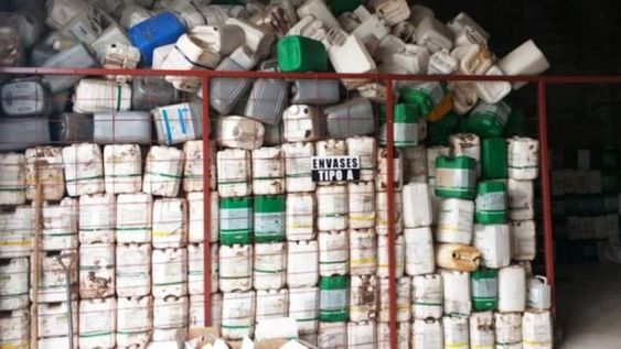 Mendoza procesó 68 toneladas de envases vacíos de agroquímicos que se reutilizan para hacer ladrillos plásticos