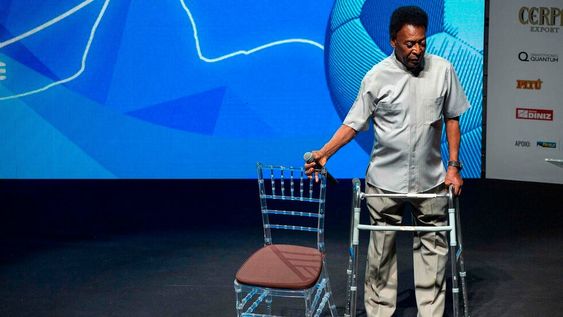 Desmienten que Pelé esté internado tras un desmayo en Brasil