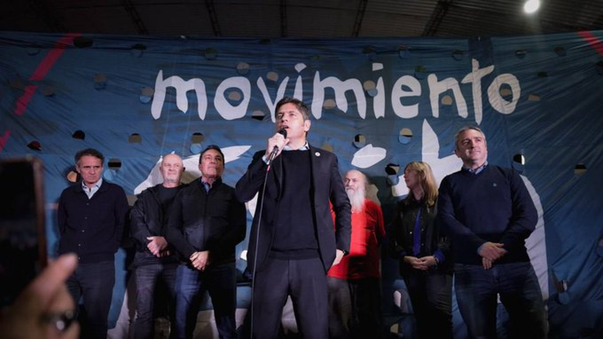 En modo campaña, Axel Kicillof llamó a votar para "ponerle un freno a Javier Milei"