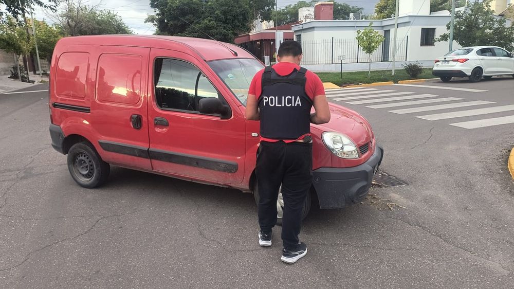 Robo, persecución y cinco detenidos con frondoso prontuario en un barrio de Godoy Cruz