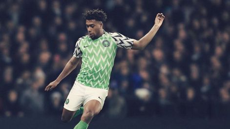 Furor por la camiseta de Nigeria, rival de Argentina en el Mundial