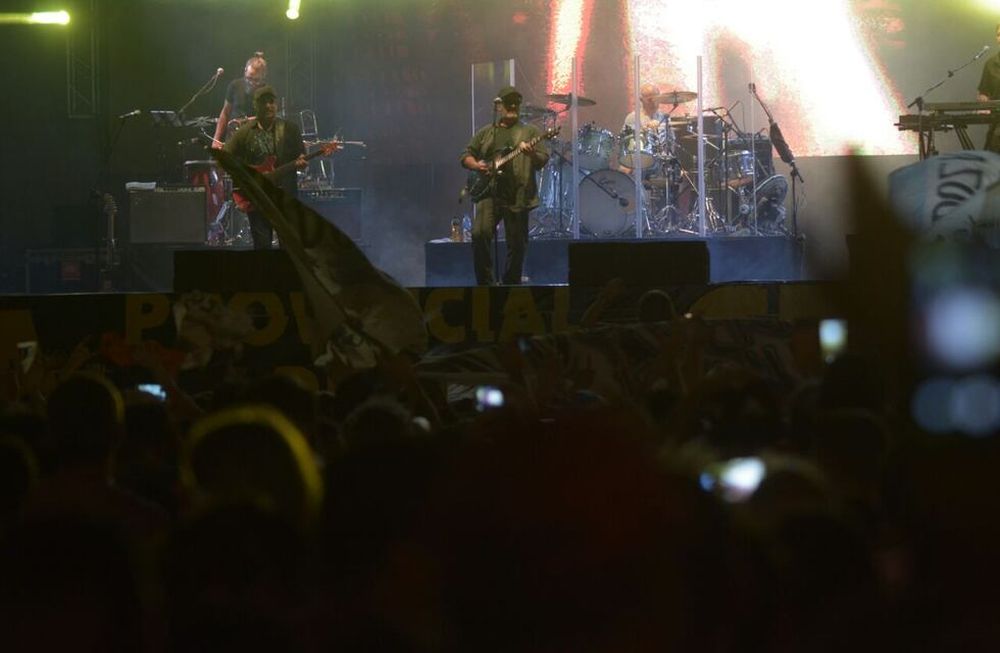 La Fiesta de la Cerveza empezó a todo volumen y Las Pelotas hicieron vibrar al San Vicente
