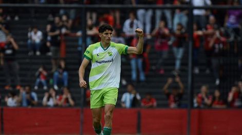 El Flaco Gabriel Alanis, ex Belgrano, marcó para Defensa y Justicia ante Colón. (Prensa Defensa y Justicia).