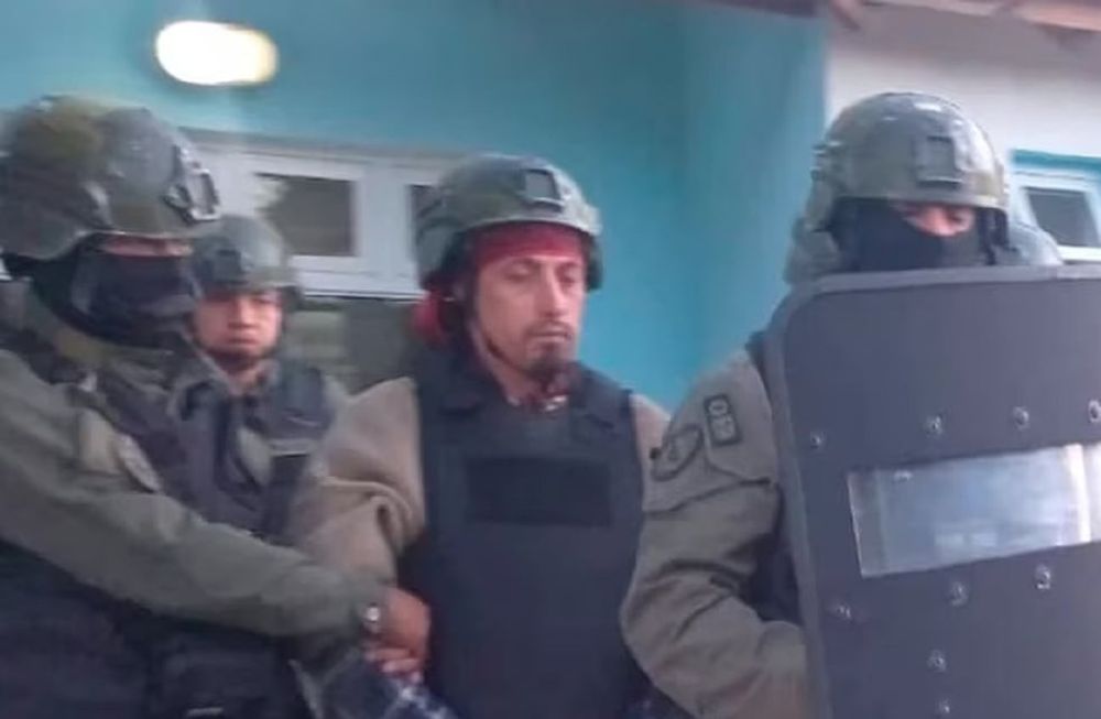 El traslado de Facundo Jones Huala a la cárcel federal de Esquel (Gentileza)