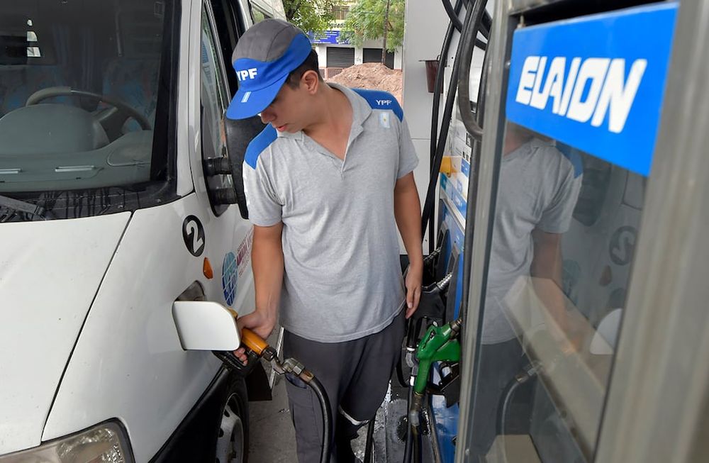 Las petroleras podrán seguir aumentando sus precios mensualmente dentro del programa Precios Justos. Foto: Orlando Pelichotti / Los Andes