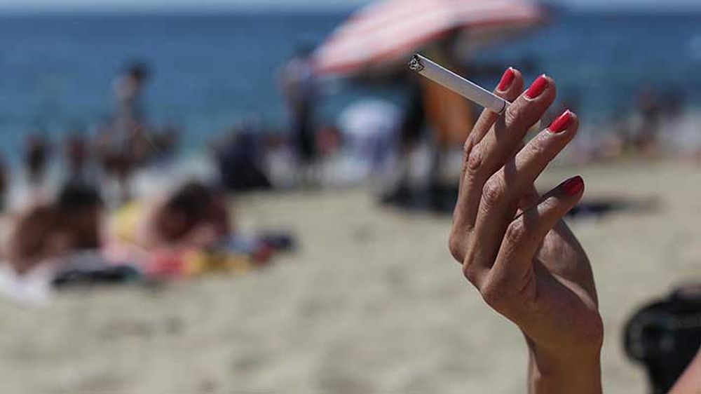 Las multas por fumar en las playas de Mar del Plata. 