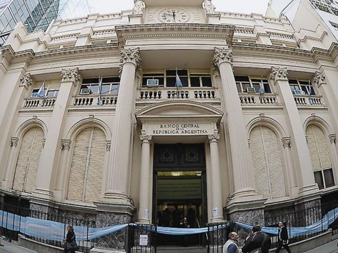 Nuevo techo para la tasa y dólar en baja - Por Rodolfo Cavagnaro