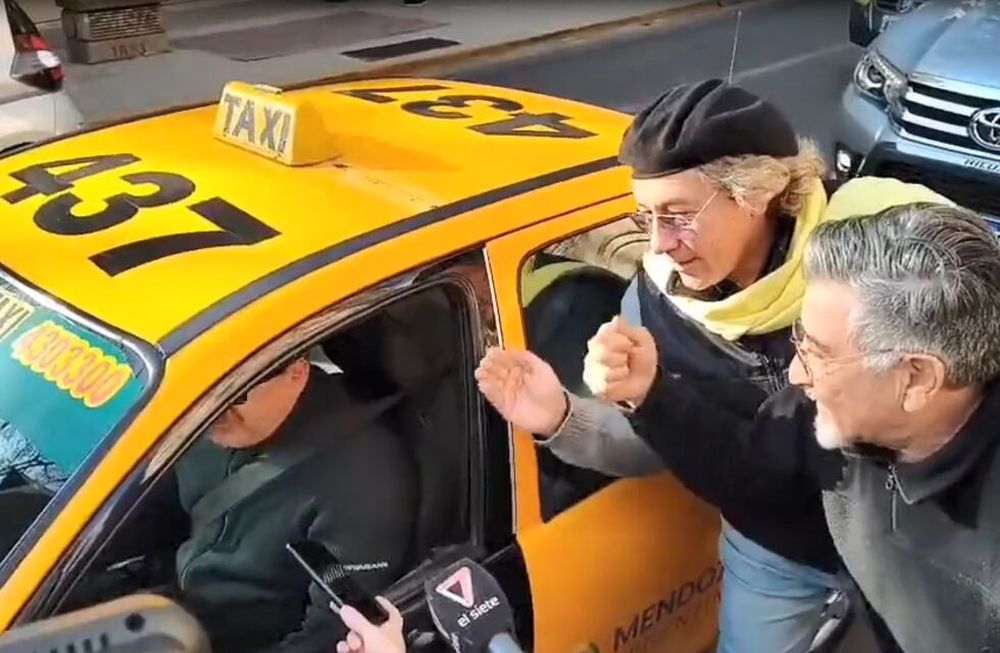 Taxista homenajeó a Marciano Cantero en Mendoza (Captura de video)