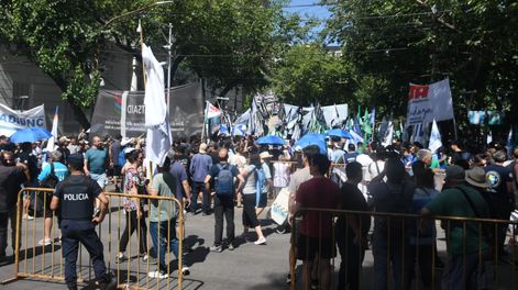 Multitudinaria manifestación en Mendoza contra la reforma laboral