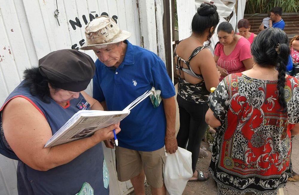En merenderos y comedores, como el Niños Felices en Godoy Cruz, la población ha variado con la aparición de adultos mayores. | Foto: Los Andes