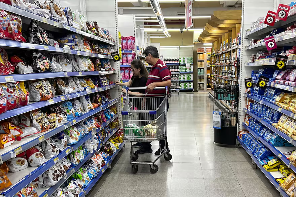 Las ventas en supermercados cayeron un 11% en 2024 en términos reales.