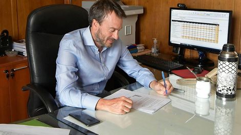 Los Andes | Los bonos del ministro Lisandro Nieri se emiten mañana y quedarán en Tesorería. Serán el “colchón” de fondos. Foto: Orlando Pelichotti / Los Andes