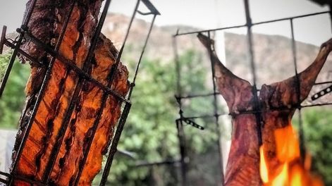 Vení este viernes a degustar los mejores vinos con riquísimos platos.