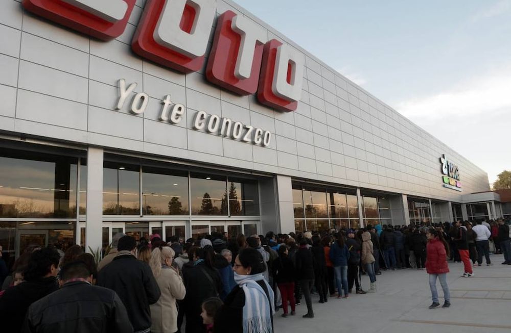 El supermercado Coto busca empleados en todo el país. Foto: Los Andes