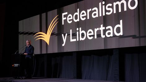Tucumán se transformó en la segunda provincia que avaló de manera oficial la iniciativa del ministro de Economía, Luis Caputo, en el programa del gobierno nacional para que los ahorristas ingresen al sistema los denominados dólares del colchón