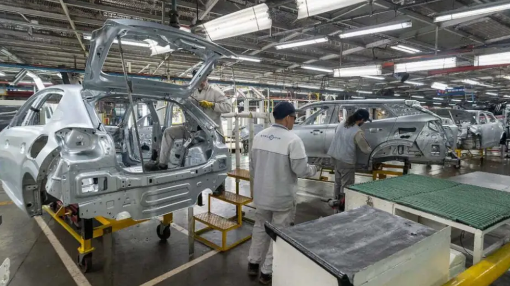 La planta de Stellantis en El Palomar suspenderá sus actividades por un mes