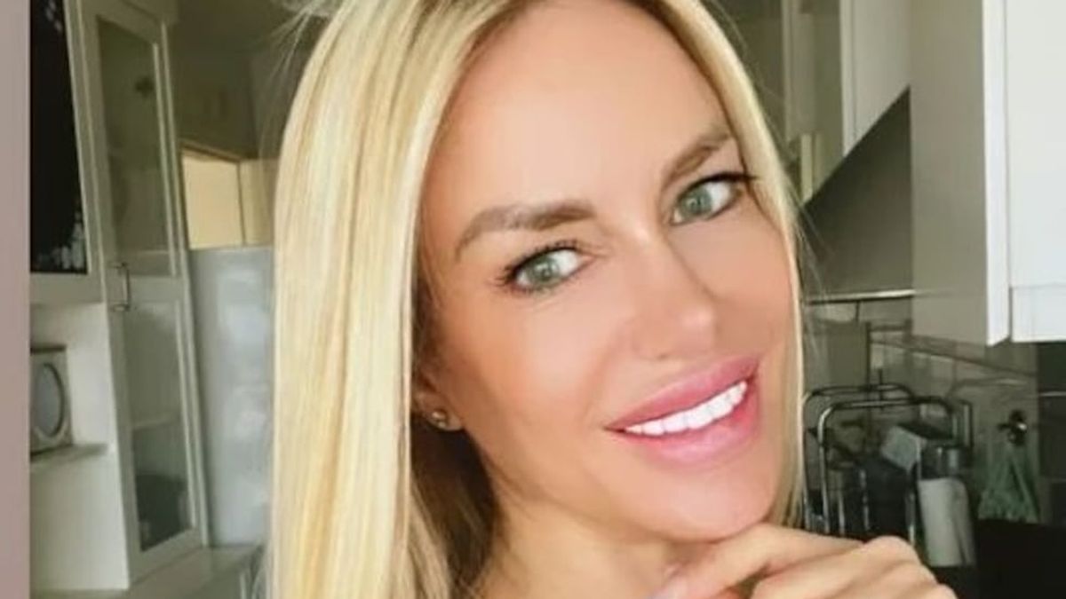 Luciana Salazar exhibe sus curvas en las redes y se fotografía desde