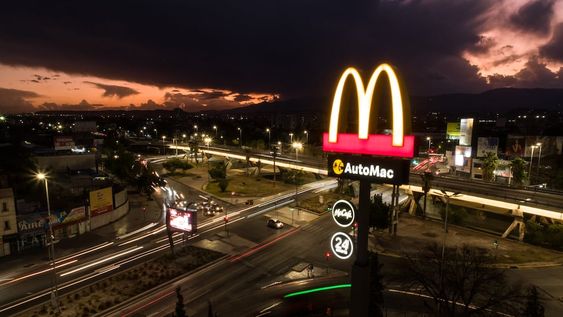 Ofrecen empleos en McDonalds de Mendoza. - Archivo / Los Andes