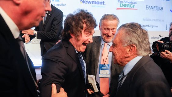 Javier Milei junto a los empresarios Eduardo Eurnekian , Cristiano Rattazzi y el candidato a senador Juan Napoli Foto Federico Lopez Claro