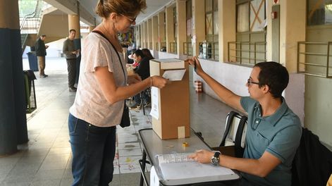 Si las urnas se abrieran hoy, el oficialismo sólo tendría chances en el escenario de una amplia dispersión del voto castigo / José Gutiérrez