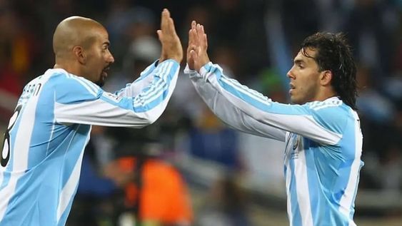 Sebastián Verón, presidente de Estudiantes, le informó al representante de Tevez, que Estudiantes le abre las puertas al ídolo de Boca. / LOS ANDES.