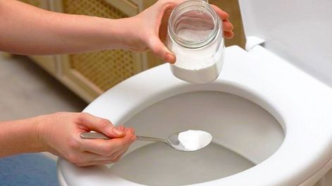 El agua del inodoro contiene una elevada concentración de minerales.