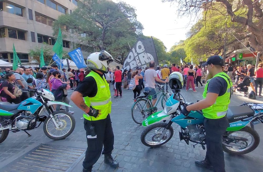 El miércoles por la mañana marchó el Polo Obrero por Ciudad, junto a ATE, CCC, PTS y el Frente de Izquierda. Foto: Claudio Gutiérrez / Los Andes