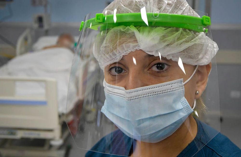 Estudios hechos por expertos independientes aseguran que la pandemia se podría haber evitado. doctor, medico, médica. enfermera, militar, salud, vacunacion, positivo, jubilado, anciano, pacientespandemia, covid, covid 19, salud, coronavirusFoto: Orlando Pelichotti / Los Andes