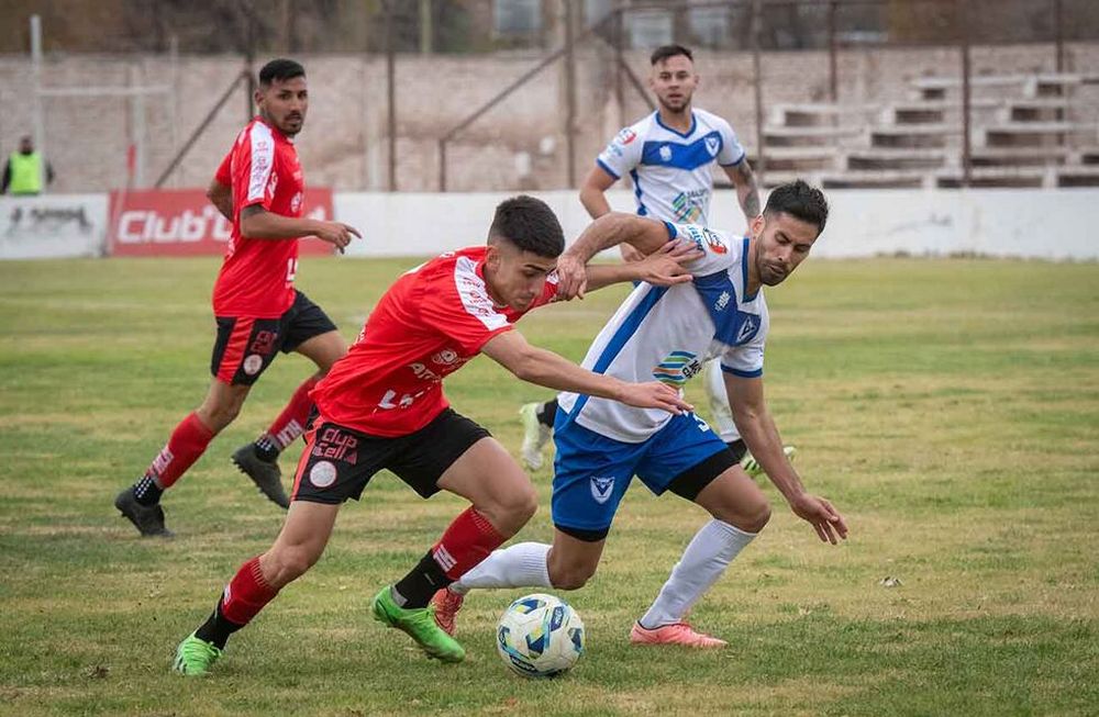 Después de más de una década sin participar en los torneos de la Liga, Luzuriaga volvió con todo y logró una histórica clasificación al próximo Regional Amateur. Ahora va por el título. Foto: Ignacio Blanco / Los Andes
