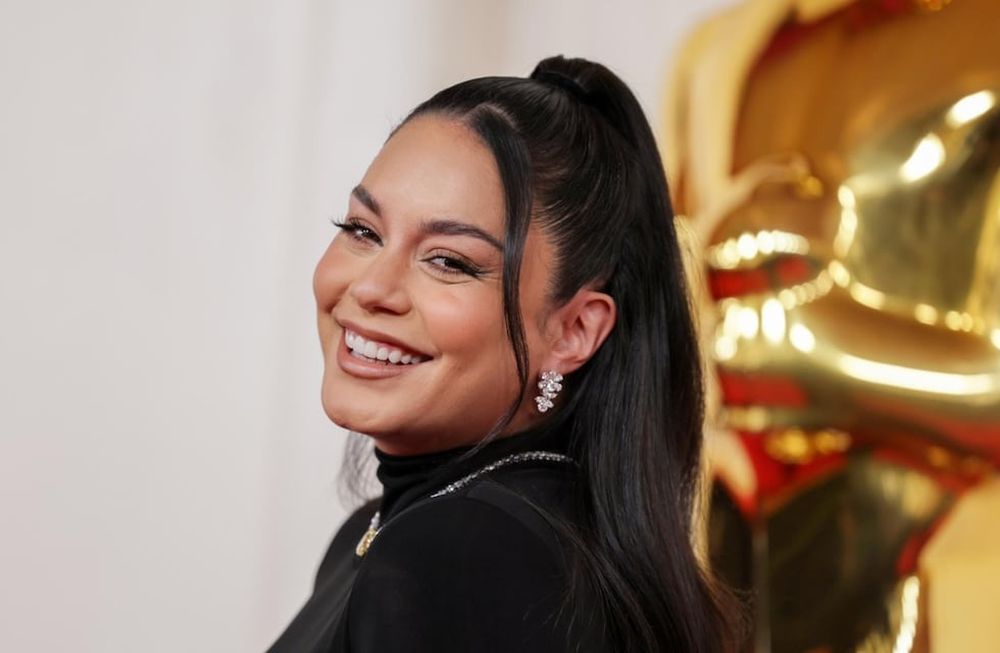 Los Ángeles (Estados Unidos), 10/03/2024.- Vanessa Hudgens llega a la 96ª ceremonia anual de los Premios de la Academia en el Dolby Theatre del barrio de Hollywood de Los Ángeles, California, Estados Unidos, el 10 de marzo de 2024. Los Oscar se entregan a los esfuerzos individuales o colectivos más destacados en el cine en 23 categorías. EFE/EPA/ALLISON DINNER