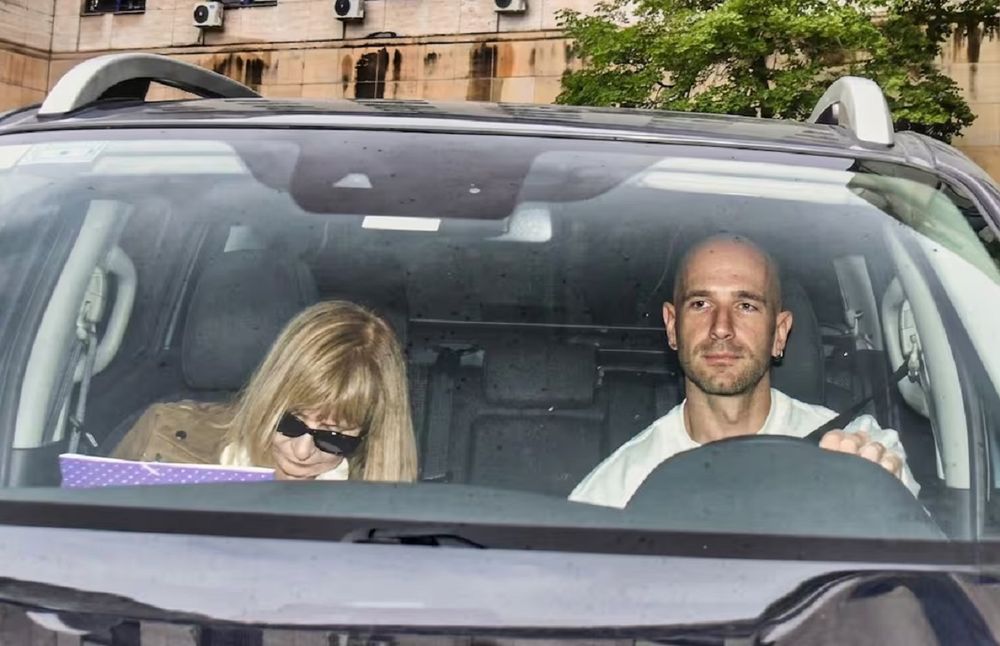 La jubilada Beatriz Viegas y su hijo, Pablo Martín Feijoo, involucrados en la venta del departamento de Manuel Adorni en el barrio porteño de Caballito