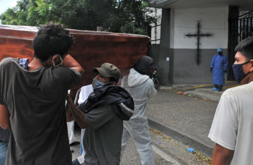 El hecho insólito que ocurrió en una ciudad de Ecuador tomó gran repercusión tras viralizarse el video donde se observa a la mujer bailando