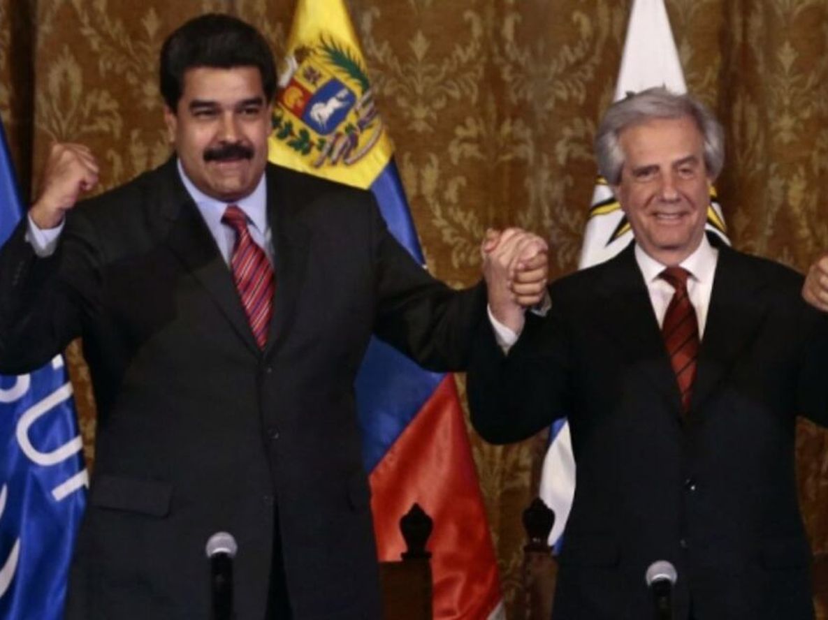 Demócratas que apoyan dictadores - Por Carlos Salvador La Rosa