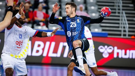 NOTICIAS ARGENTINAS BAIRES ENERO 26: El seleccionado argentino de handball, Los Gladiadores, venció a Cabo Verde y ahora espera por el siempre complicado septeto de Islandia en el ámbito del Mundial 2025. FOTO: (X/REDES@CAHandball)/NA.